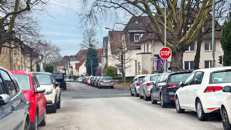 Mehr Sicherheit für Kinder: Grüne fordern Maßnahmen gegen Falschparken in der Südstadt